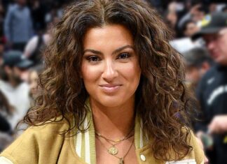 Singer Tori Kelly Released From Hospital After Severe Blood Clots