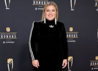 Kelly Clarkson Kicks Off Las Vegas Residency
