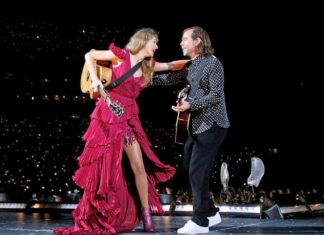 Taylor Swift Delivers Live Debut of ‘Right Where You Left Me’ With Aaron Dessner at Santa Clara Concert