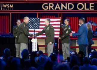 Craig Morgan Enlists in U.S. Army Reserve, Sworn In Onstage at Grand Ole Opry