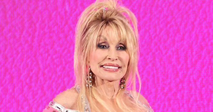 dolly-parton-zz-230726-06aa35.jpg