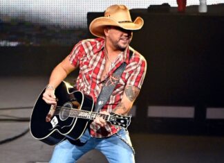 Jason Aldean Relates ‘Try That in a Small Town’ to Boston Marathon Bombing at MA Concert