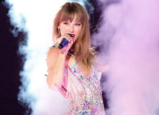 Taylor Swift Winks During ‘All Of The Girls You Loved Before’: Watch – Hollywood Life