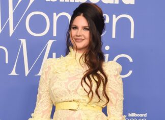 Lana Del Ray Floats 2023 Lollapalooza to a Vivid, Cinematic Close During Hit-Packed Set: Six Best Moments