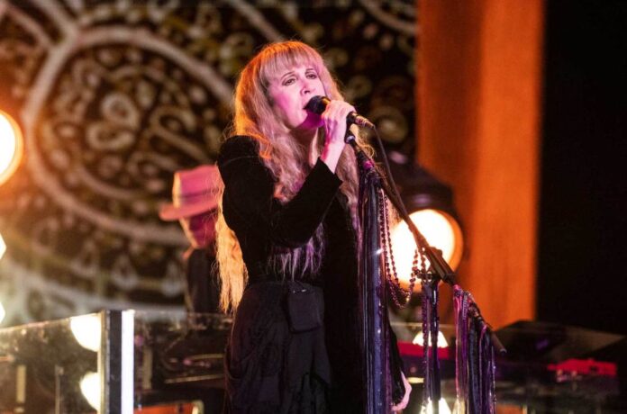 01-Stevie-Nicks-2022-bonnaroo-billboard-1548.jpg