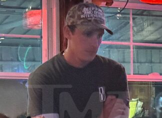 Ariana Grande's Ex Dalton Gomez Looks Sad Out in Public, No Ring