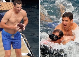 Eli Manning Shows Off Retirement Bod During Yacht Bro Sesh With Shaun O'Hara