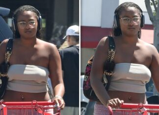 Sasha Obama Shops Alone at Trader Joe's
