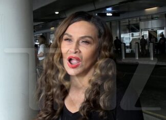 Tina Knowles Says Beyoncé Does Not Bring Personal Toilet Seat On Tour