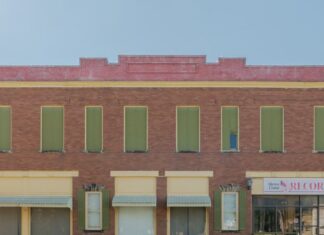 Kansas Newspaper Raided Over Leaked DUI Intel About Local Restaurateur