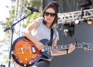 Amy Shark Books Surgery, Cancels North America Tour