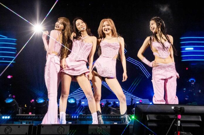 BLACKPINK-2023-coachella-billboard-1548.jpg
