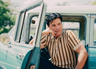 Chayanne Returns to No. 1 on Tropical Airplay After 14 Years With ‘Bailando Bachata’