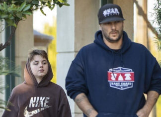 How Many Children He Has, Their Ages, & Moms – Hollywood Life