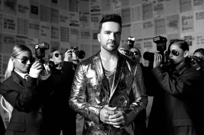 Luis-Fonsi-cr-Carlos-Perez-press-2023-billboard-1548.jpg