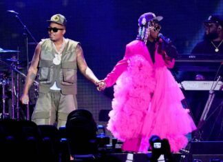 Snoop Dogg, Lil Wayne, Lil’ Kim, Run-D.M.C. & More at Hip-Hop Live 50: Photos From Yankee Stadium Show