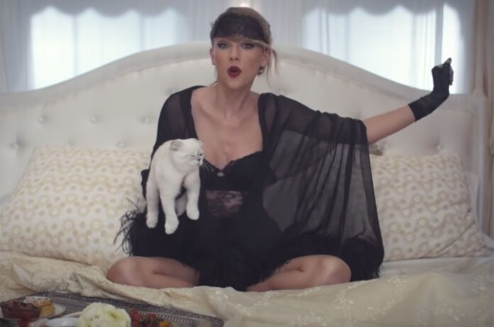 Taylor-Swift-Blank-Space-screenshot-2022-billboard-1548.jpg