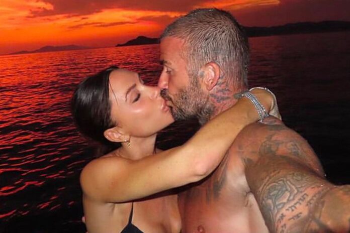 Victoria-Beckham-Instagram-Italian-Holidays-family-260823-01-4bca83364fc3402ea53e80a98e85e033.jpg