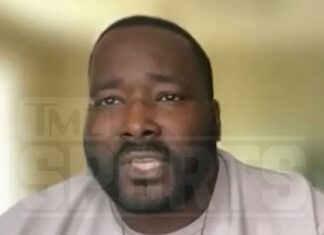 'Blind Side' Star Rips Fans Clamoring For Sandra Bullock To Lose Oscar Over Oher Drama