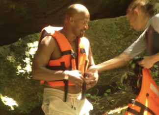 Jamie Foxx Having Fun On Tulum Vacation, Months After Medical Emergency
