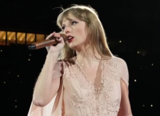 Josh Allen Reacts to Travis Kelce Fumbling Chance With Taylor Swift
