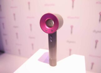 Flash Deal! The Dyson Supersonic Hair Dryer Is on Sale for Almost 40% Off