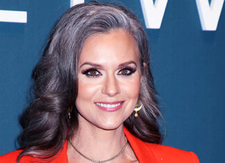 Hilarie Burton Rocks Gray Hair In New Selfies With Son: Photos – Hollywood Life