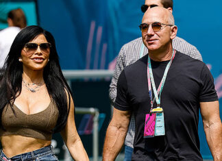 Lauren Sanchez Holds Engagement Party & Poses With Kris Jenner & More – Hollywood Life