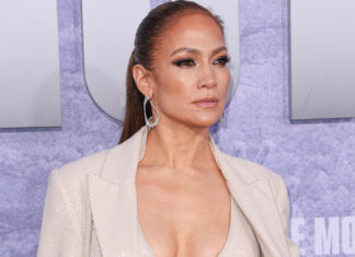 Jennifer Lopez Wears Black Bikini Top In Capri: Photos – Hollywood Life