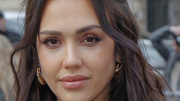 jessica-alba-brow-gel-feat.jpg