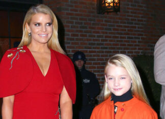 Jessica Simpson Rocks Pink Dress With Daughter Maxwell & Dog At Event – Hollywood Life