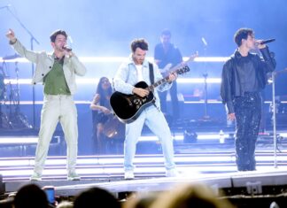 Jonas Brothers Dedicate ‘Little Bird’ to Valentina, a Fan’s Late Child, in Toronto