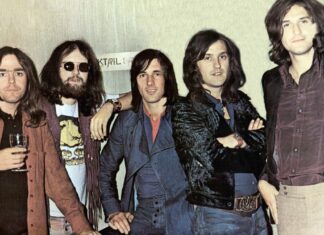 John Gosling, Former Kinks Keyboardist, Dies at 75