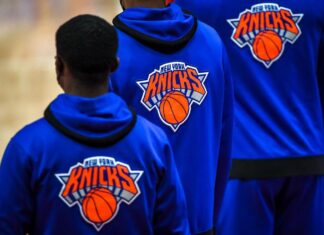 Knicks sue ex-staffer for allegedly bringing files to Raptors