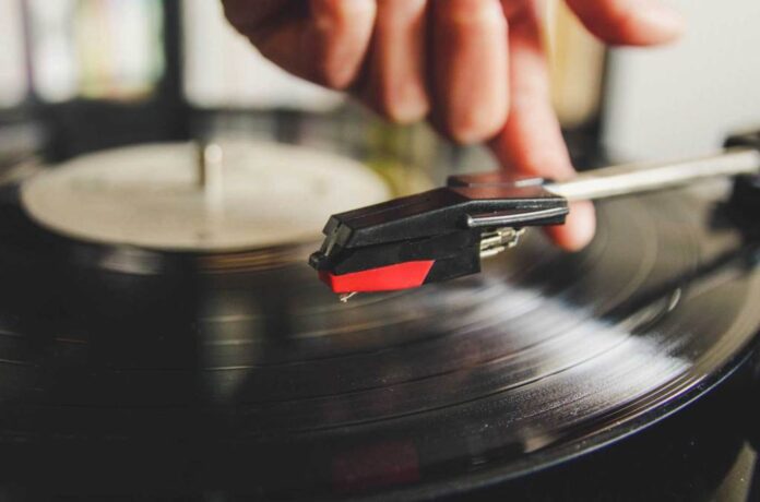 record-player-stock-billboard-1548.jpg
