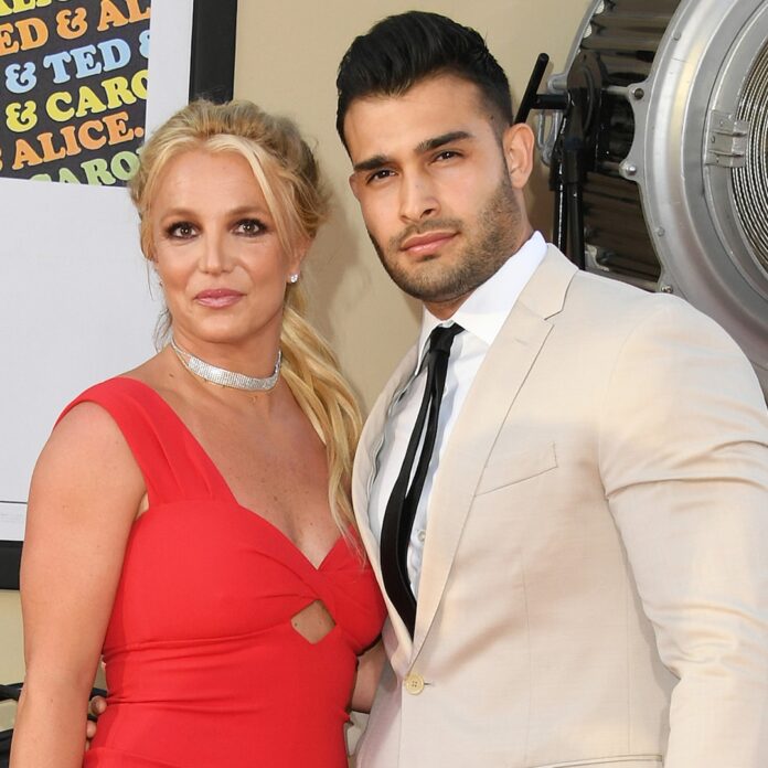 rs_1200x1200-220514131359-1200-britney-spears-sam-asghari.ct_.jpg