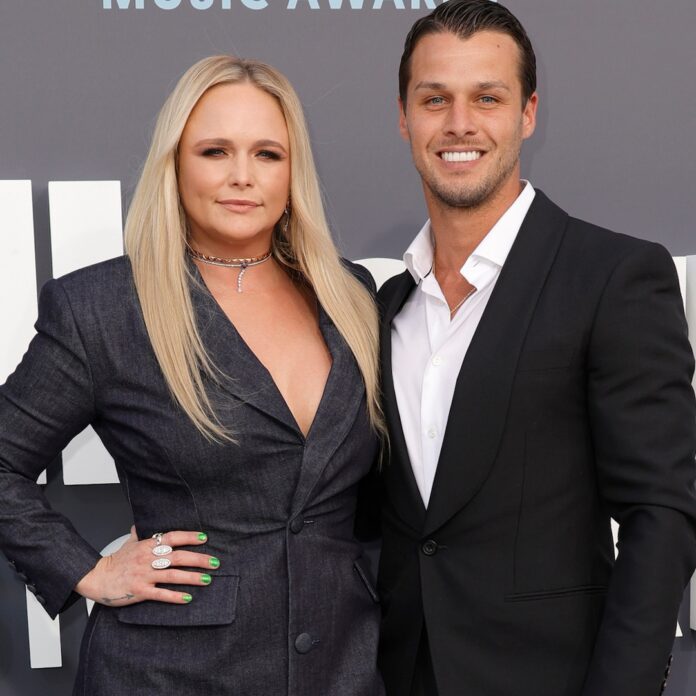 rs_1200x1200-220515161953-1200-Miranda-Lambert-and-Brendan-McLoughlin-2022-billboard-music-awards-fashion-red-carpet.jpg