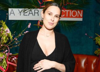 Rumer Willis Posts Thirst Trap to Celebrate Entering Her "Hot Mom" Era