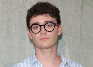 Stranger Things' Noah Schnapp Reflects on Publicly Coming Out