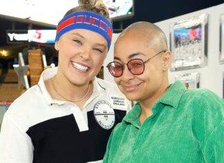 JoJo Siwa Gets Her First Tattoo During Outing With Raven-Symoné