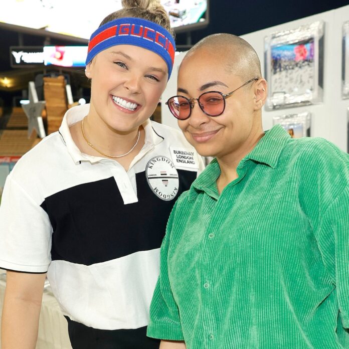 rs_1200x1200-230731142425-1200-Raven_Simone_Jojo_Siwa-gj.jpg