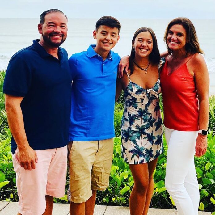 rs_1200x1200-230805114515-1200-jon-hannah-collin-gosselin-colleen-conrad-instagram-cjh-082920.jpg