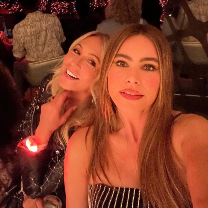 rs_1200x1200-230805132456-1200-sofia-vergara-friend-taylor-swift-eras-tour-concert-instagram-cjh-080423.jpg