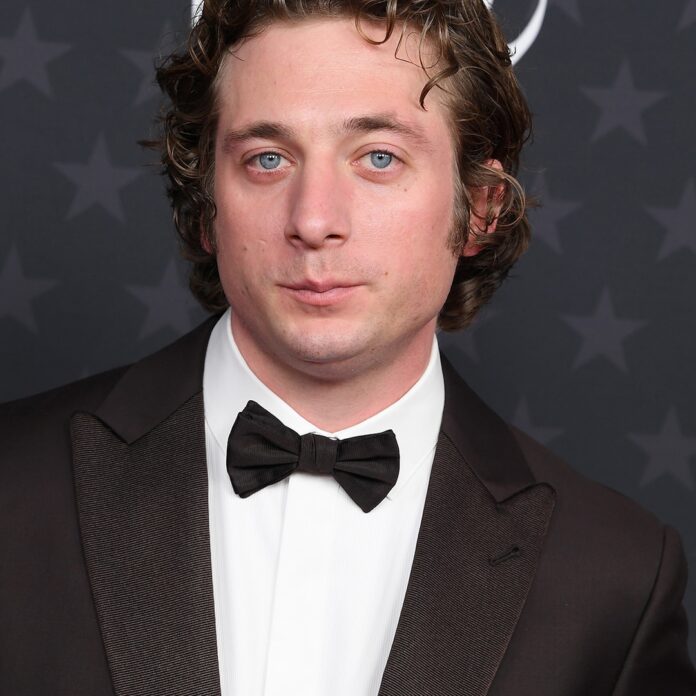 rs_1200x1200-230805162435-1200-jeremy-allen-white-critics-choice-awards-cjh-011523.jpg