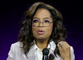 Oprah Winfrey Hands Out Supplies at Maui Shelter Amid Hawaii Wildfires