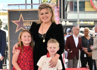 Why Kelly Clarkson Doesn't Allow Her Kids on Social Media