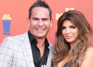 Teresa Giudice Kisses Luis Ruelas In Orange Bikini In Mykonos: Photos – Hollywood Life