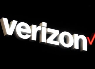 Attention, Football Fans! Verizon Is Offering Free NFL Sunday Ticket