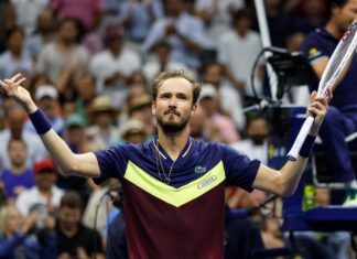Daniil Medvedev taunts Carlos Alcaraz supporters: ‘Can go to sleep’