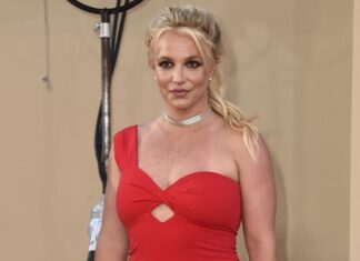 Britney Spears is still dancing with ‘fake’ knives. ‘No one needs to worry,’ she says